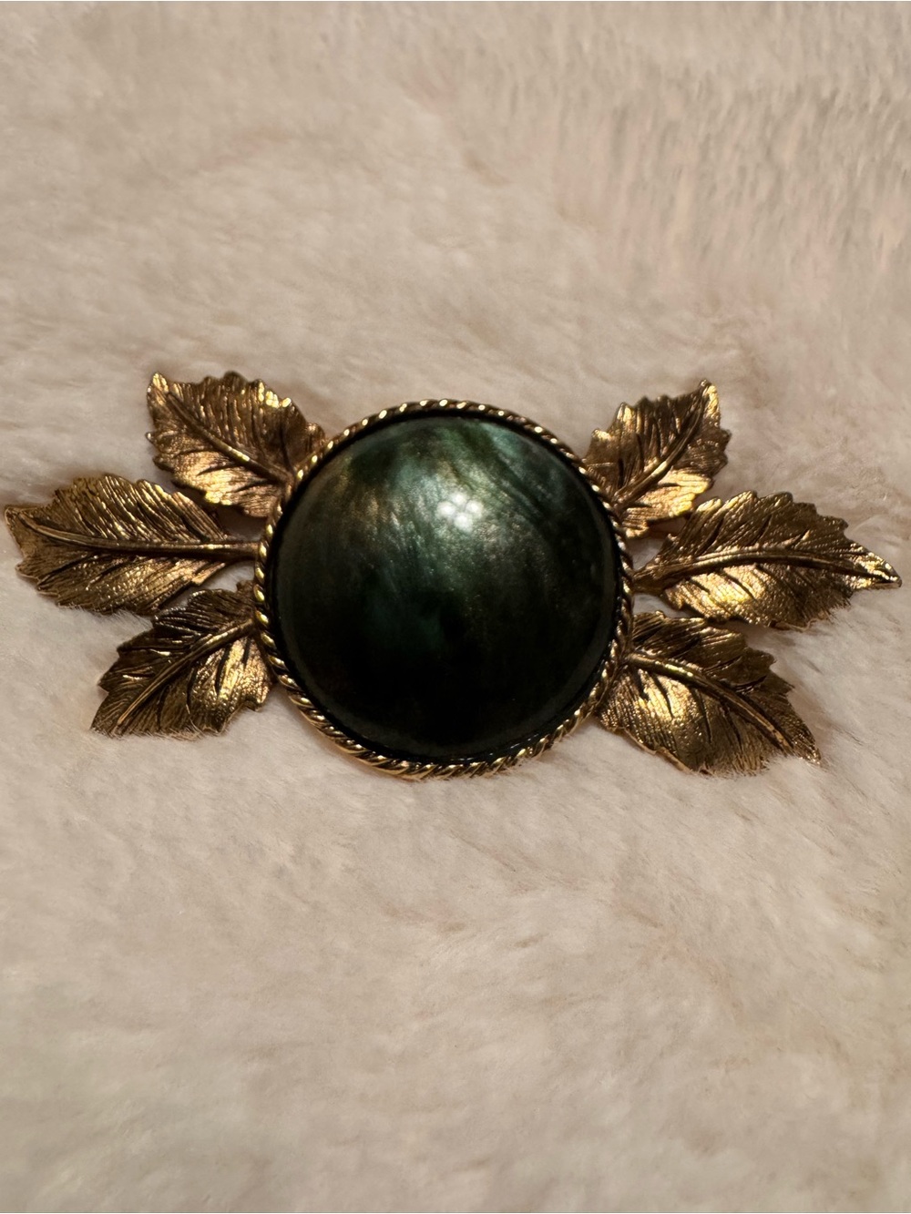 Vintage Brooch Deep Green Cabochon